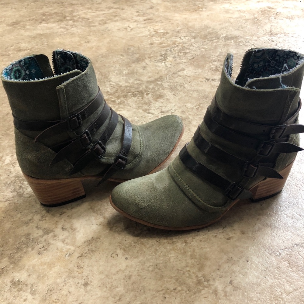 Free bird boots